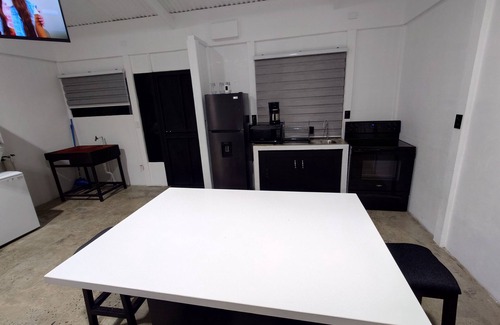 Boca Arenal Casa | Charming 2bedroom house in Boca de Arenal SanCarlos with AC, WiFi + 1 car garage