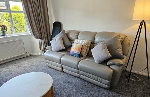 Chester Casa | Charming 2BR Bungalow Near Chester City Centre