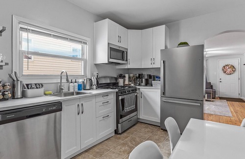 Hopkins Casa | Charming 2Br House! Remodeled! Wi-Fi, SmartTV, W/D.