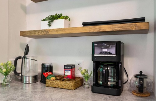 Ephraim Casa | Charming 2BR Retreat | Walk to Sunsets on the Bay