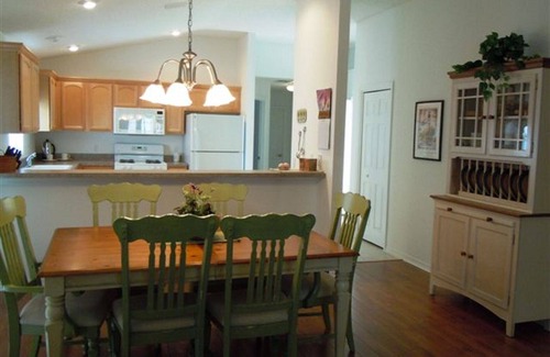 Virginia Trace Villa | Hermosa villa 3/2 en Virginia Trace - caminar hasta el lago Sumter Landing
