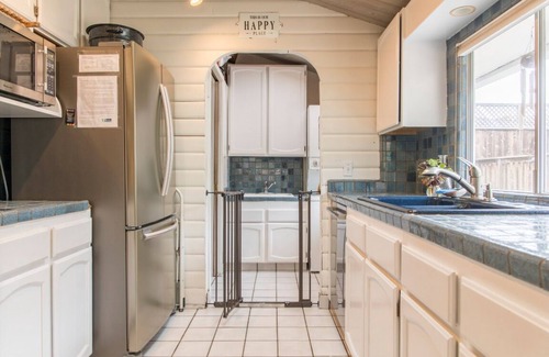 Stinson Beach Casa | Cabina única en una calle arenosa, 5 casas de la playa, 200 metros del centro de la ciudad