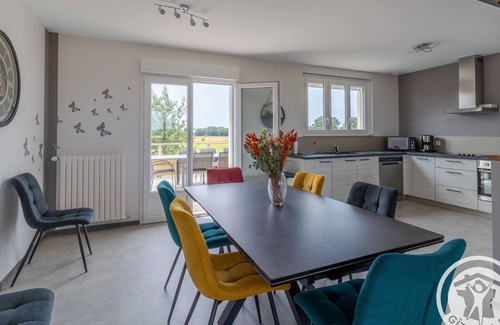 Meon Cabaña | Casa rural cómoda y luminosa con terraza en entorno tranquilo