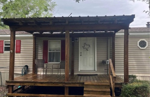 Wellborn Casa | Charming 3-bedroom mobile home located just minutes away from Texas A&M Univ.