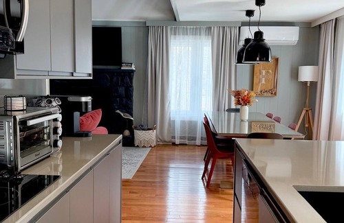 Albrightsville Chalet De Esquí | Charming 3-bedroom chalet with, Hot tub,Game room,Fireplace, near Jim Thorpe.