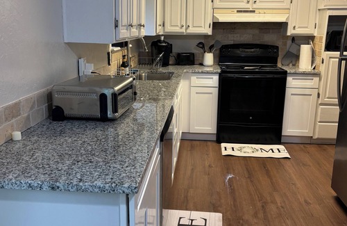 South Oklahoma City Casa | Charming 3-bedroom house with WiFi, AC in wonderful Oklahoma City