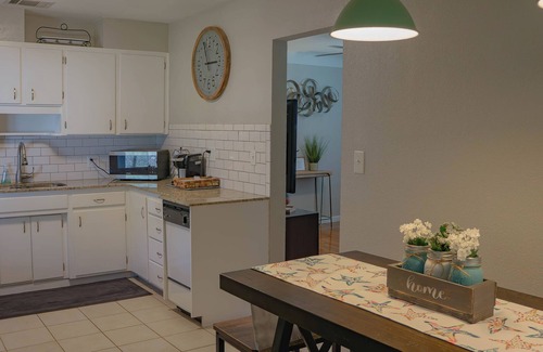 St. Petersburg - Clearwater Casa | Charming 3-bedroom house with WiFi, AC in brilliant St. Petersburg