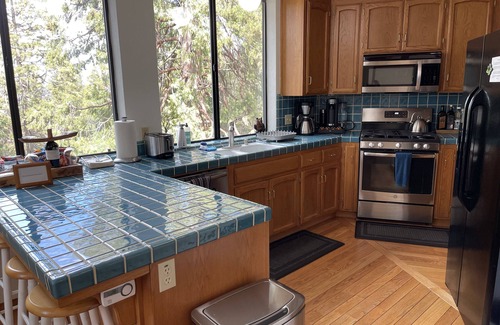 Yosemite National Park Cabina | Charming 3 Bedrooms -INSIDE Yosemite National Park