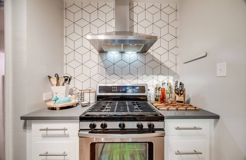 Eiber Casa | Charming 3 Bedroom 1940s Farm House