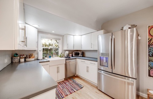 Eiber Casa | Charming 3 Bedroom 1940s Farm House