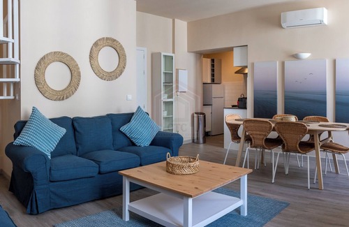 Cannes City Centre Apartamento | Charming 3-bedroom apartment in delightful Cannes with AC, WiFi