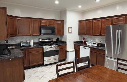 Pisgah Casa | Charming 3-bedroom bungalow in Quantico Town 2 King Beds Game Room Entire Home!