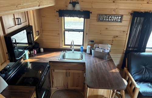 Gwinn Cabina | Charming 3-bedroom cabin in Gwinn - Snowmobile & ATV Trailhead