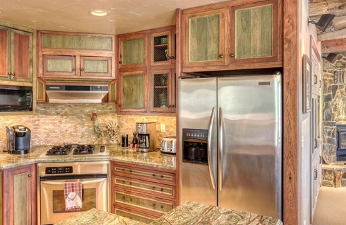 Lead Chalet De Esquí | Charming 3-bedroom chalet right off the ski slopes!