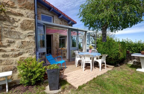 Marols Cabaña | Casa rural con encanto: jardín, chimenea, Wifi, ideal para familias en Marols