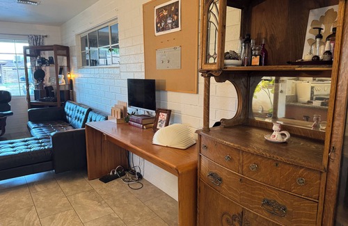 Alegre Community Cabaña | Charming 3-bedroom cottage with AC, fitness room in Tempe