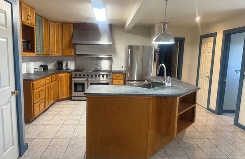 Manor Casa | Charming 3-bedroom country house in Manor with AC