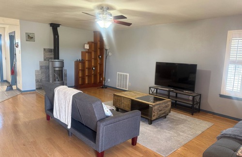 Manor Casa | Charming 3-bedroom country house in Manor with AC