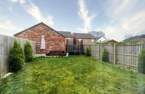 Doncaster Casa | Charming 3 Bedroom Home with Garden near Doncaster