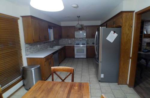 Ponca City Casa | Charming 3-bedroom house with WiFi , AC and Jacuzzi in Ponca City