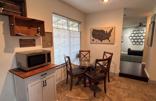 Sacramento Casa | Charming 3-bedroom house in beautiful Sacramento near Sac State