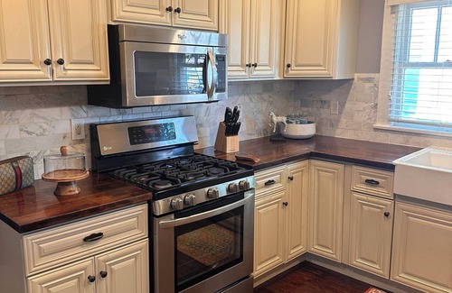 Historic District Casa | Charming 3-bedroom Historic Bungalow Beauty in the heart of Ocala near WEC!