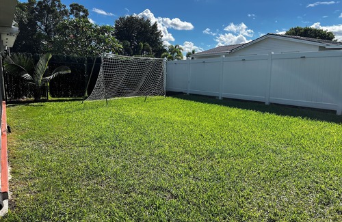 Homestead Casa | Charming 3-bedroom home with WiFi and AC in Homestead