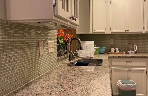 Keene Casa | Charming 3-bedroom house with WiFi and AC in lovely Lexington.