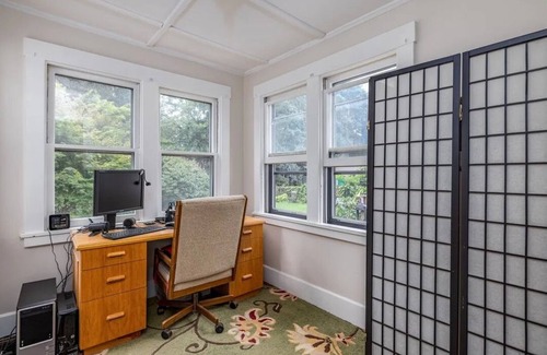 North Greece Casa | Charming 3-bedroom house in Rochester 2 min form waterfront & other activities