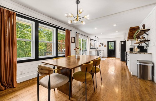 Canton Casa | Charming 3-Bedroom Home - Power, Water, Fast WiFi, Firepit, Grill - 25m to AVL