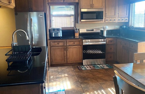 Oroville East Casa | Charming 3-bedroom house with WiFi, AC in lovely Oroville