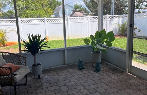 Seminole Casa | Charming 3-bedroom house in Seminole near Madeira Beach centrally located