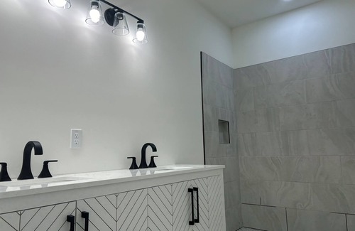 Arthur Casa | Charming 3-bedroom house with WiFi and AC in fabulous Tazewell