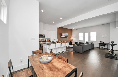 East Downtown Houston Casa | Charming 3-bedroom house with fitness equipment in brilliant Houston