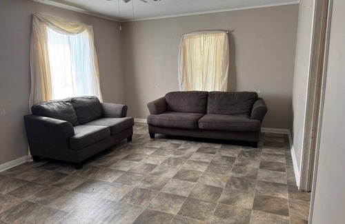 Sulphur Casa | Charming 3-bedroom house in Sulphur with AC