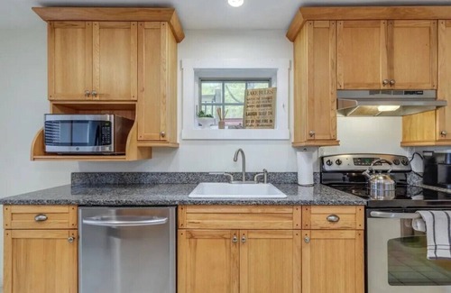 Sunapee Casa | Charming 3-Bedroom House. Walk to Sunapee Harbor and Short Drive to Mt. Sunapee