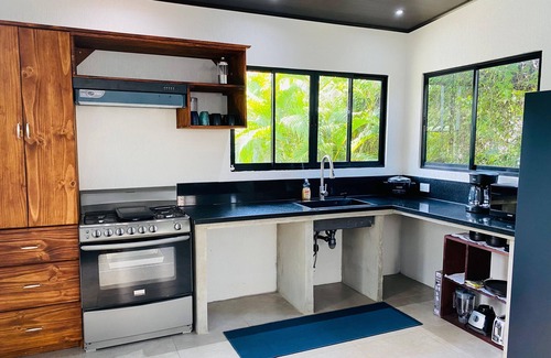 Costa del Pacífico central Casa | Charming 3-bedroom house with WiFi, fitness room in Quepos