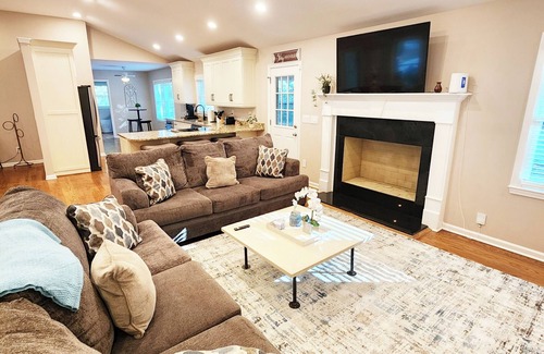 Tucker Casa | Charming 3-bedroom house in welcoming Tucker