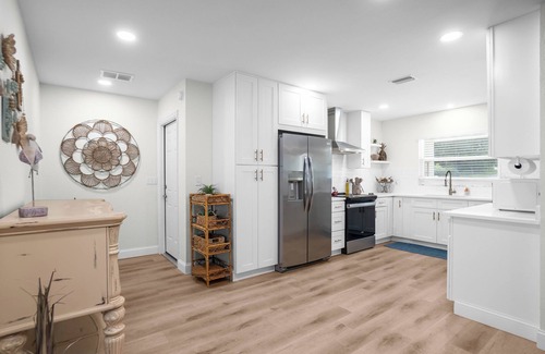 Hernando Casa | Charming 3-bedroom LAKEFRONT home on Hernando Lake