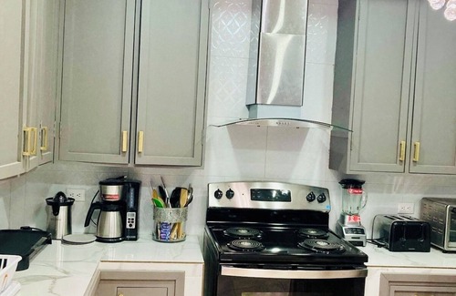 Tela Casa | Charming 3-bedroom pool house with AC, WiFi in enchanting Tela