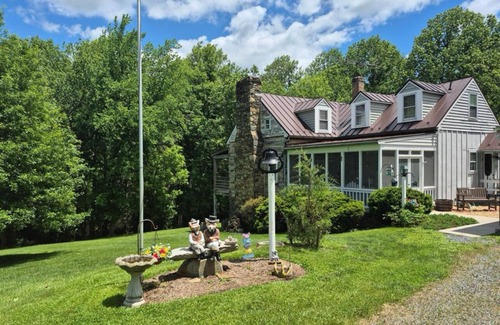 Waterford Cabina | Charming 3-bedroom rebuilt Cabin in Waterford,VA