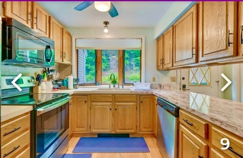 Bristol Casa | Charming 3-bedroom townhome in fabulous Bristol/Alexandria closeto Newfound Lake