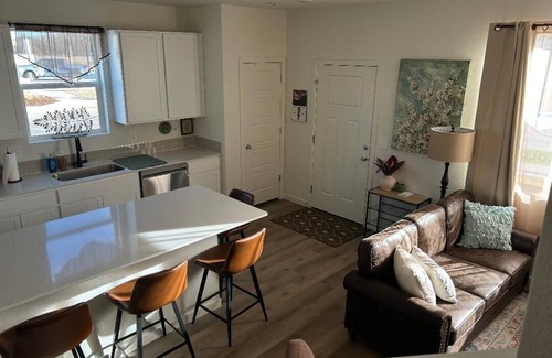 Johnstown Casa | Charming 3-bedroom townhome with 2 T.V. areas in brilliant Johnstown
