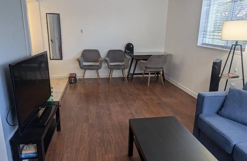 Clanton Park Condominio | Charming 3 bedroom Townhouse Toronto Near long branch Go station