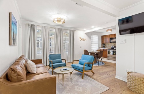 Mississippi City Casa | Charming 3-bedroom house with AC, WiFi, Fire Pit, Grill, 5 minute walk to beach!