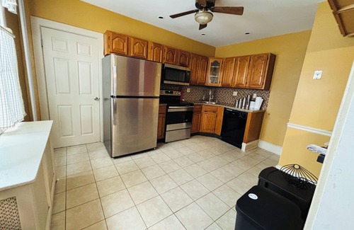 Foxcroft Square Casa | Charming 3-bedroom house in enjoyable Philadelphia with WiFi