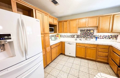 Terrell Heights Casa | Charming 3-Bedroom Getaway | Sleeps 6 | Cozy