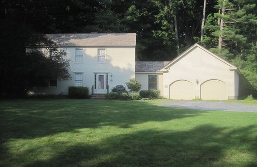 Williamstown Casa | Charming 3-bedroom Salt Box house in quaint Williamstown Mass with WiFi