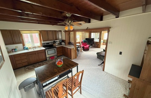 Brier Hill Casa | Charming 3-bedroom WATERFRONT cabin on the St. Lawrence River!