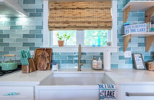 Ten Mile Cabaña | Charming 3-beds with loft in peaceful cove on Watts Bar Lake! Bring your boat!